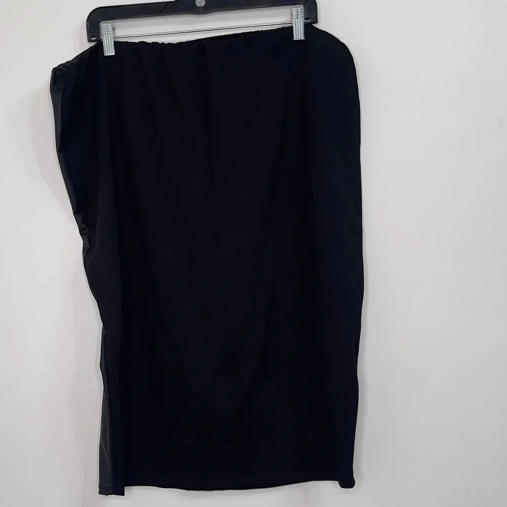 Fashion to Figure Faux Leather Pencil Skirt in Size 2